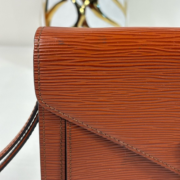 Louis Vuitton Sellier Dragonne Epi Clutch Sold - Picture 4 of 16